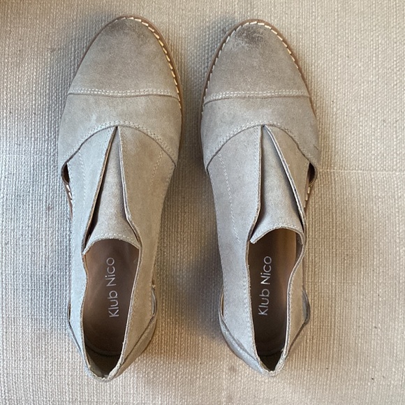 Anthropologie Klub Nico Suede Cut-Out Slides size 6 - Picture 5 of 6